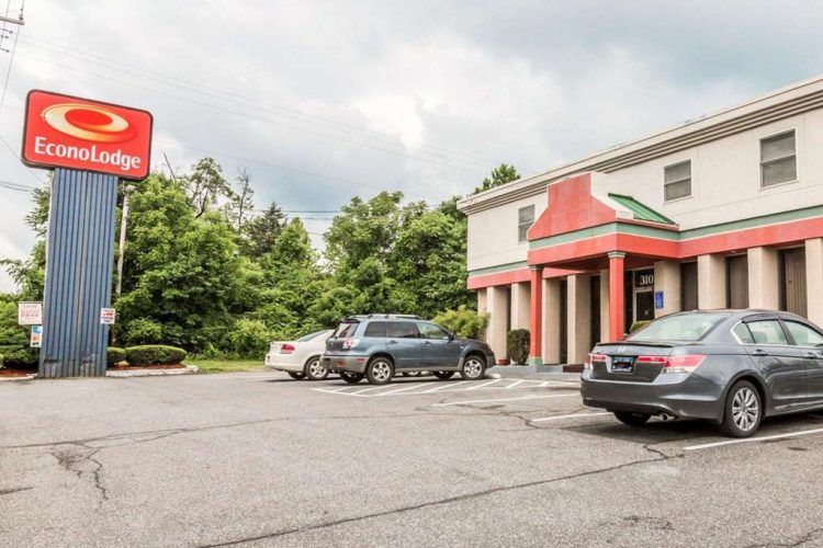 Econo Lodge Near Stewart International Airport hotel in New Windsor, NY