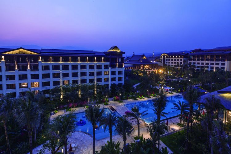 Hotel In Xishuangbanna Doubletree Resort By Hilton - 